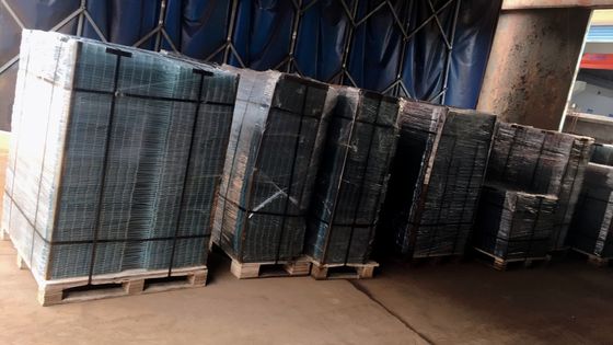 Phân khúc kênh Pallet Racking Wire Decks Powder Coating 50x50mm